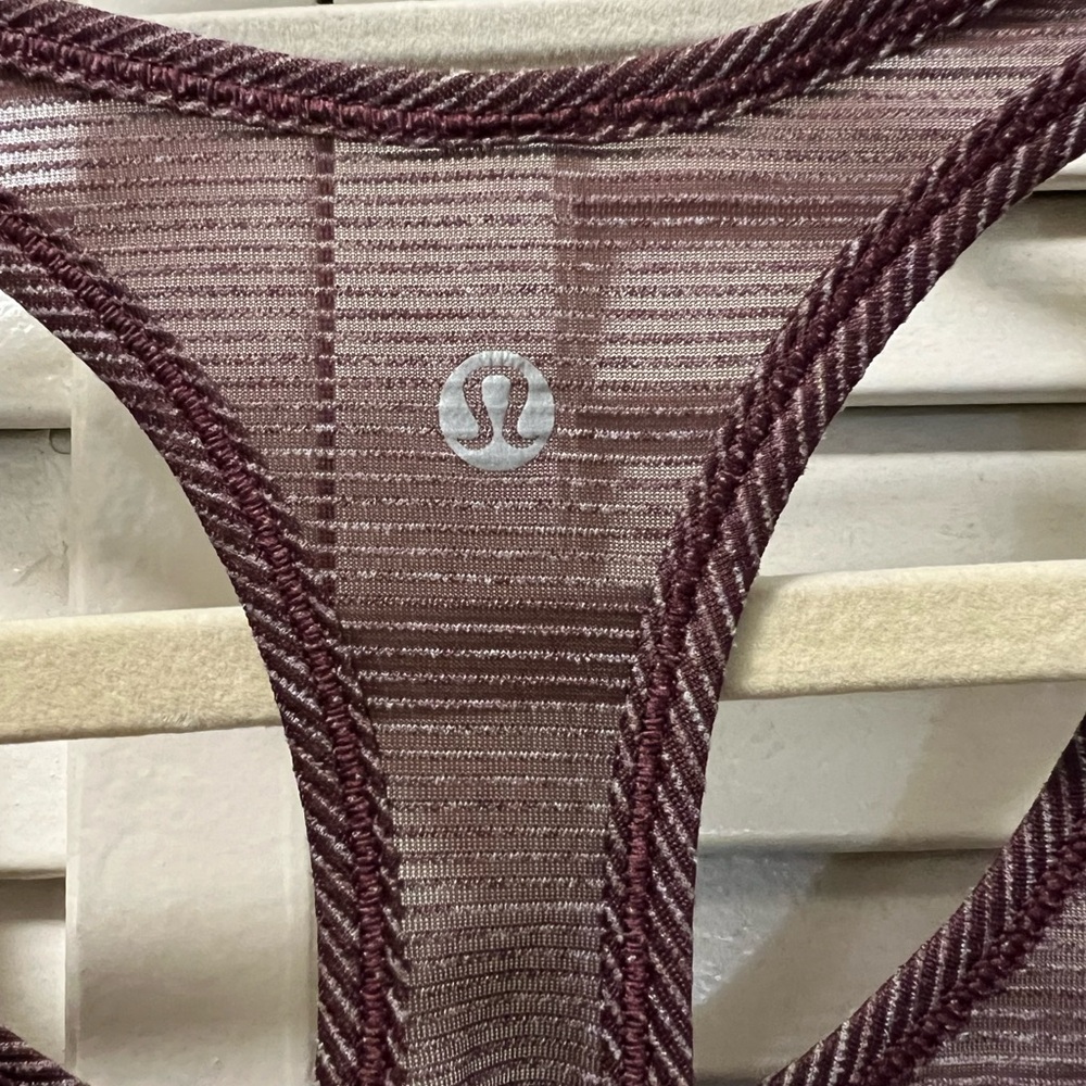 LULULEMON Long Distance Tank Top *Textured
Mesh SE Racerback - Picture 6 of 12